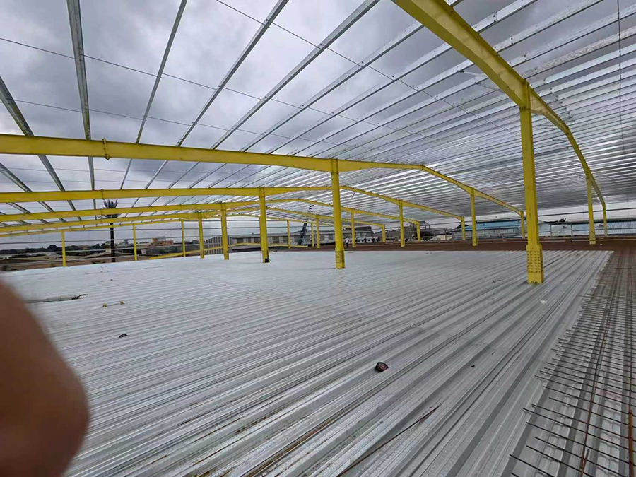 Prefabricated steel building