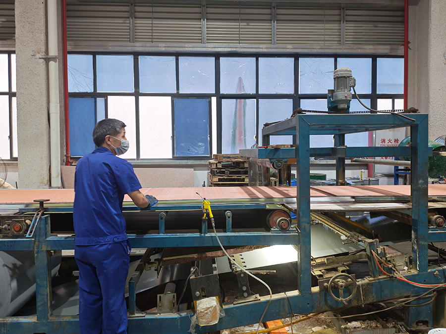 Sandwich panels Production process