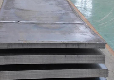 Emenda de chapas para elementos estruturais de aço