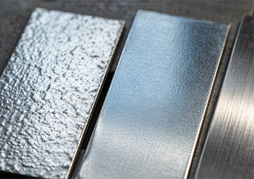 Como Escolher Painéis de Aço para Salas Limpas: Galvanizado vs Alumínio-Zinco vs Inoxidável