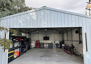 Por Que os Painéis Sanduíche São a Melhor Opção para Sua Garagem Metálica?